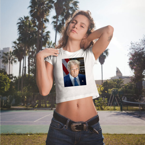 Great portrait of President Trump! T-Shirt