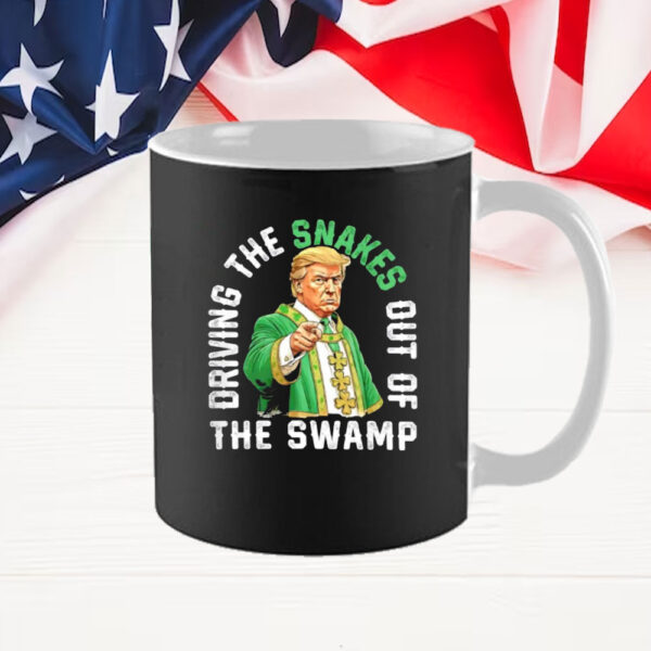 Trump driving the snakes out of the swamp Mug