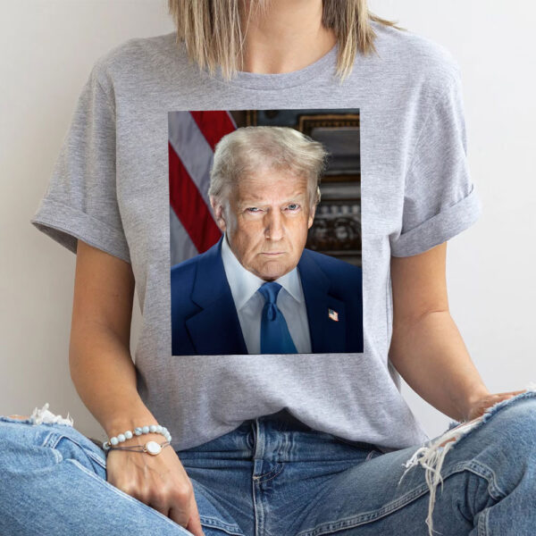 Trump’s Official Inauguration Portrait in Color T-Shirt