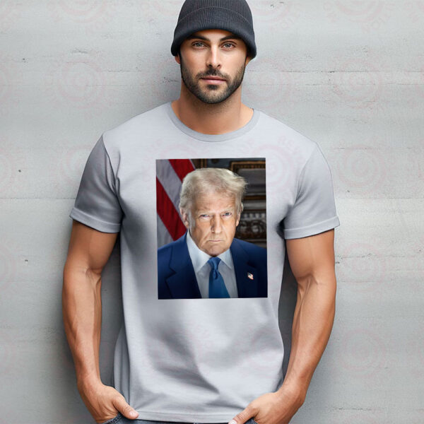 Trump’s Official Inauguration Portrait in Color T-Shirt