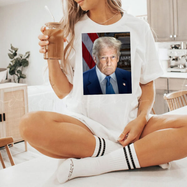 Trump’s Official Inauguration Portrait in Color T-Shirt