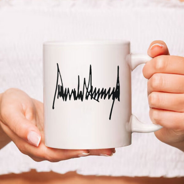 Donald Trump Signature Essential Mugs